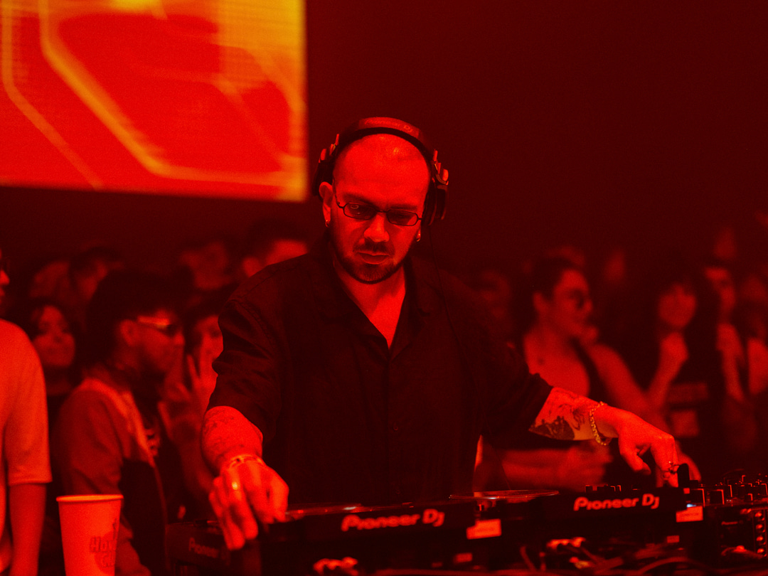 Photo of set ZUTZUT.