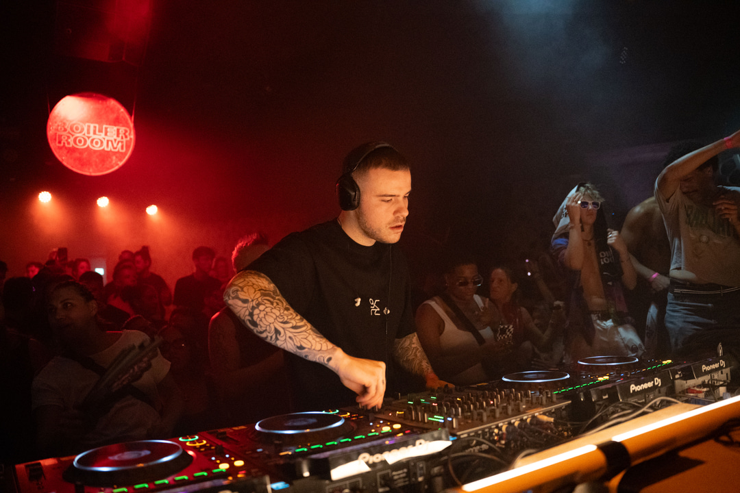 Photo of set Alarico.