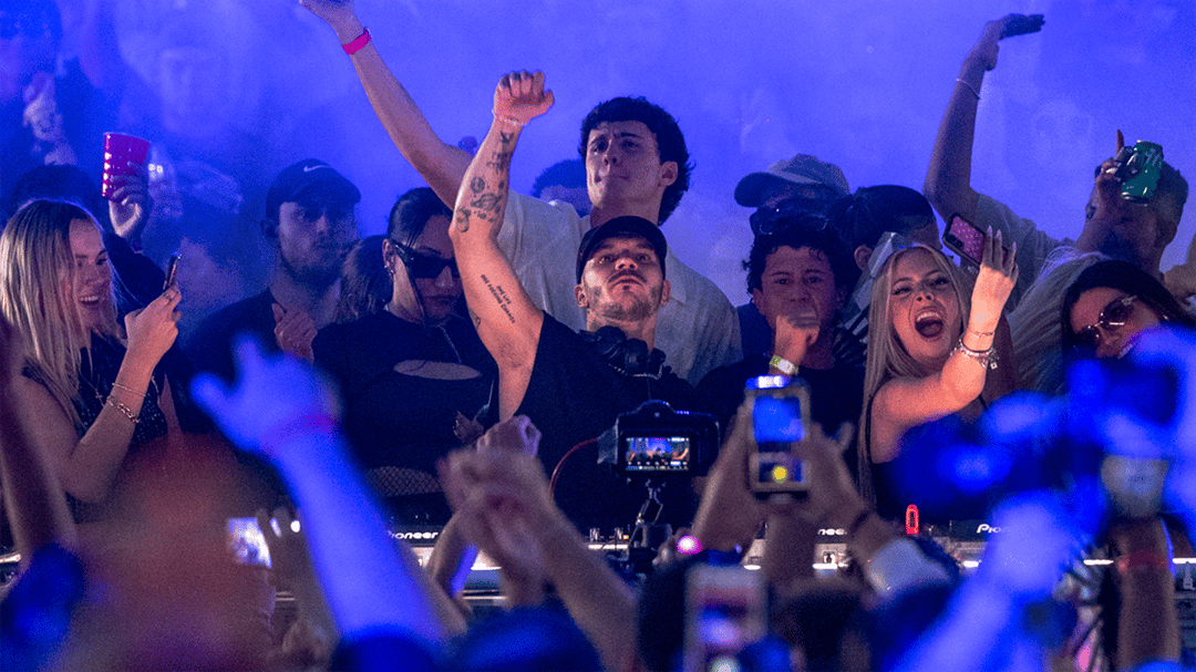 Photo of set Nico Moreno.