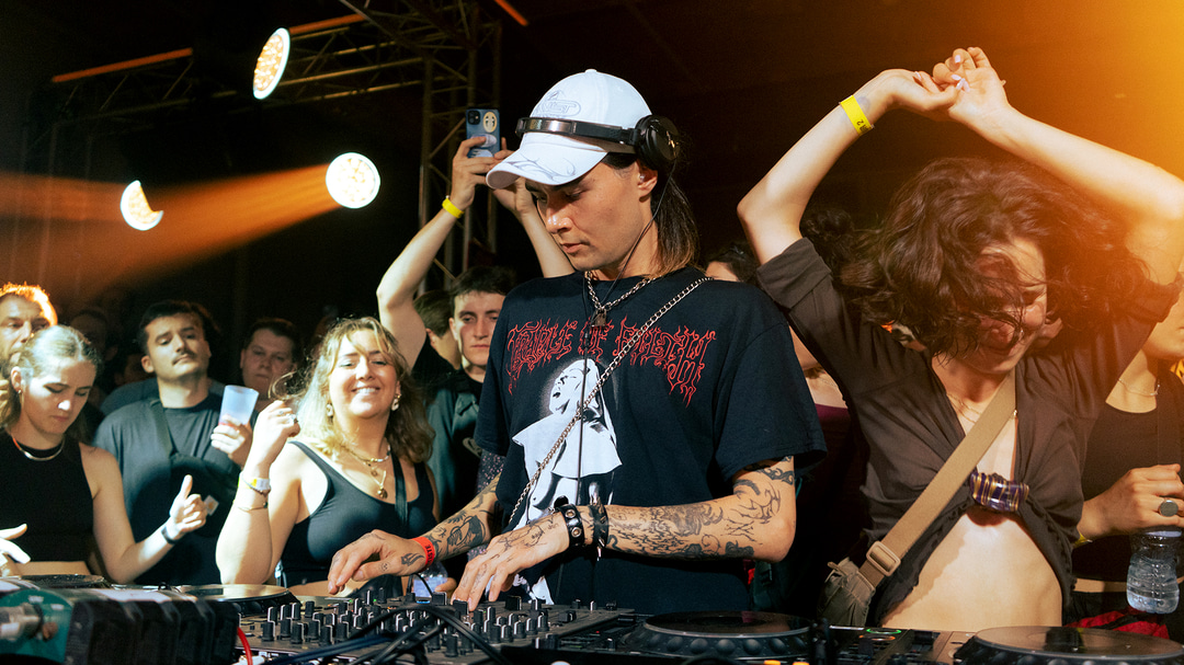 Photo of set Schacke.