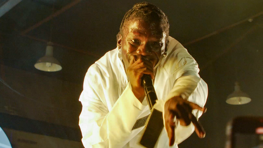 Photo of set Seyi Vibez.