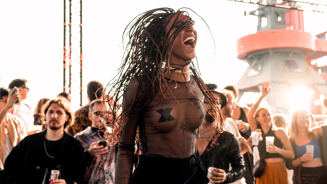 Photo of set Valentina Luz.