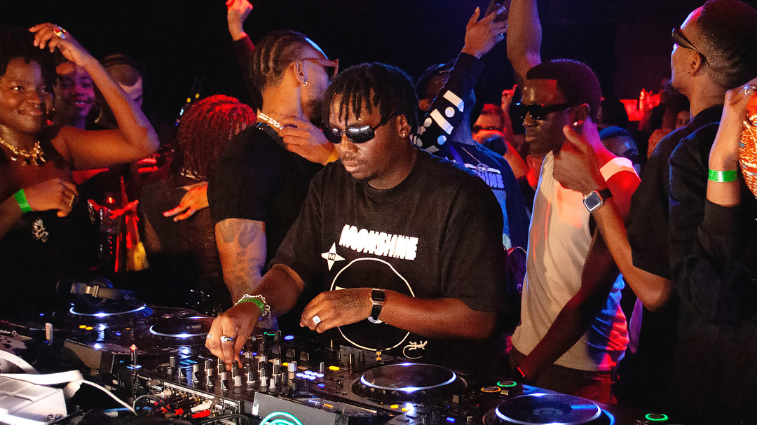 Photo of set Vanyfox.