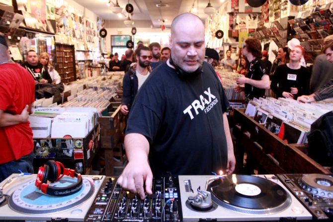 Photo of set DJ Hyperactive.