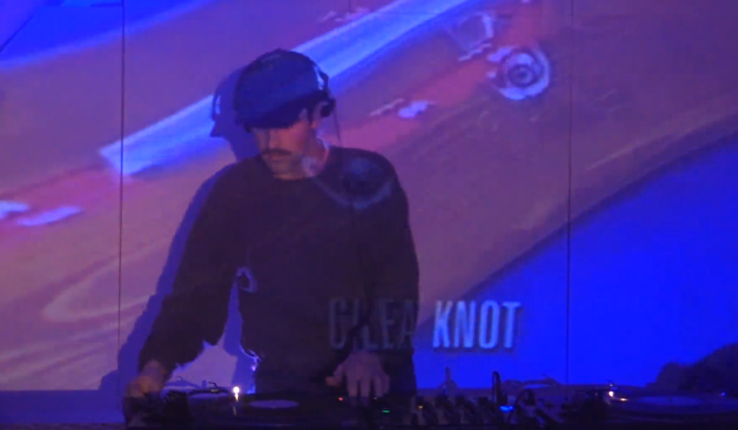 Photo of set Bahamian Moor.