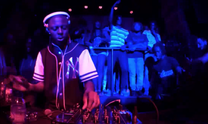 Photo of set DJ Maboku.