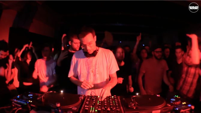 Photo of set Roman Flügel.