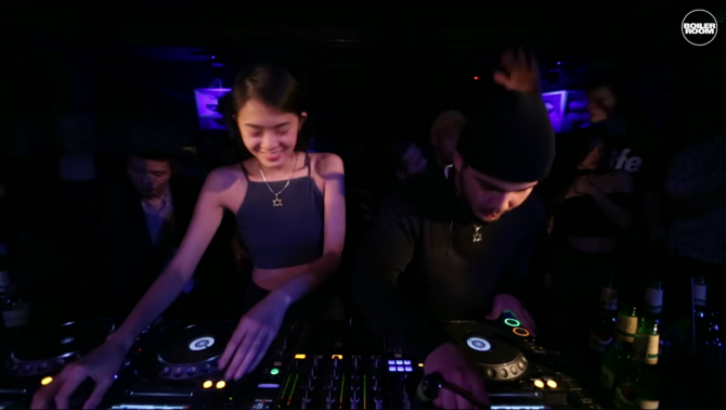 Photo of set Mobilegirl.