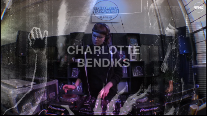 Photo of set Charlotte Bendiks.
