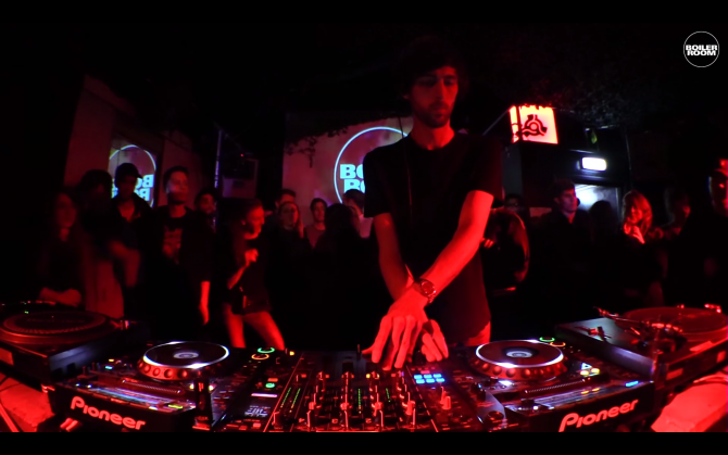 Photo of set Brackles.