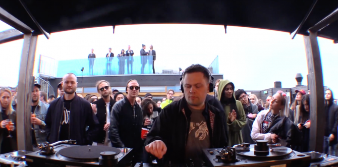 Photo of set Plútó.