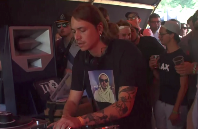 Photo of set Max Abysmal.