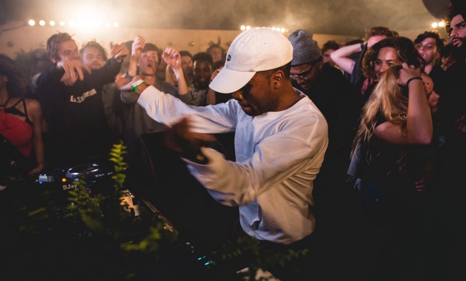 Photo of set Lunice.