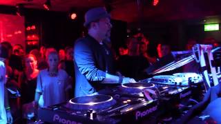 Photo of set Louie Vega.