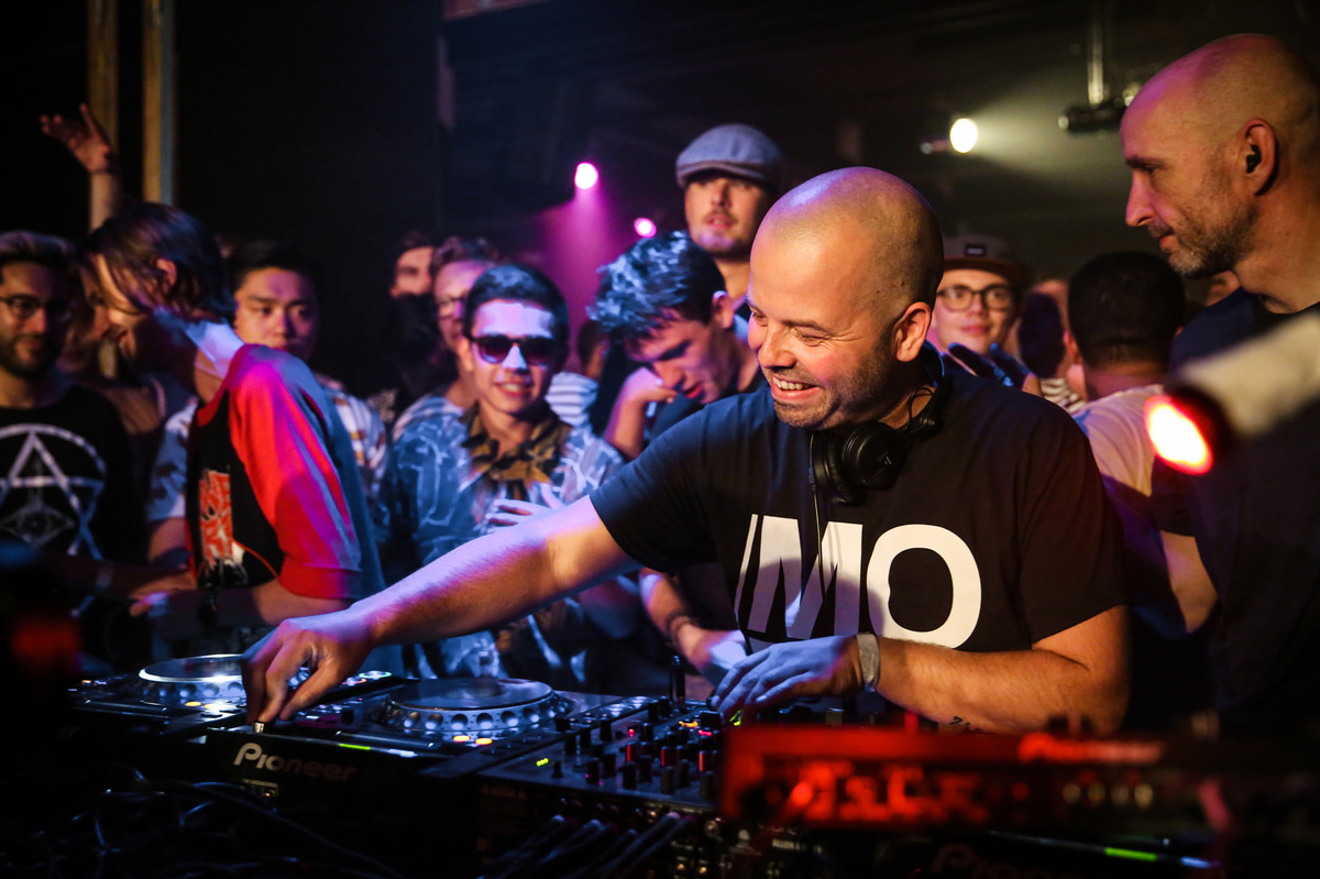 Photo of set Bas Mooy.