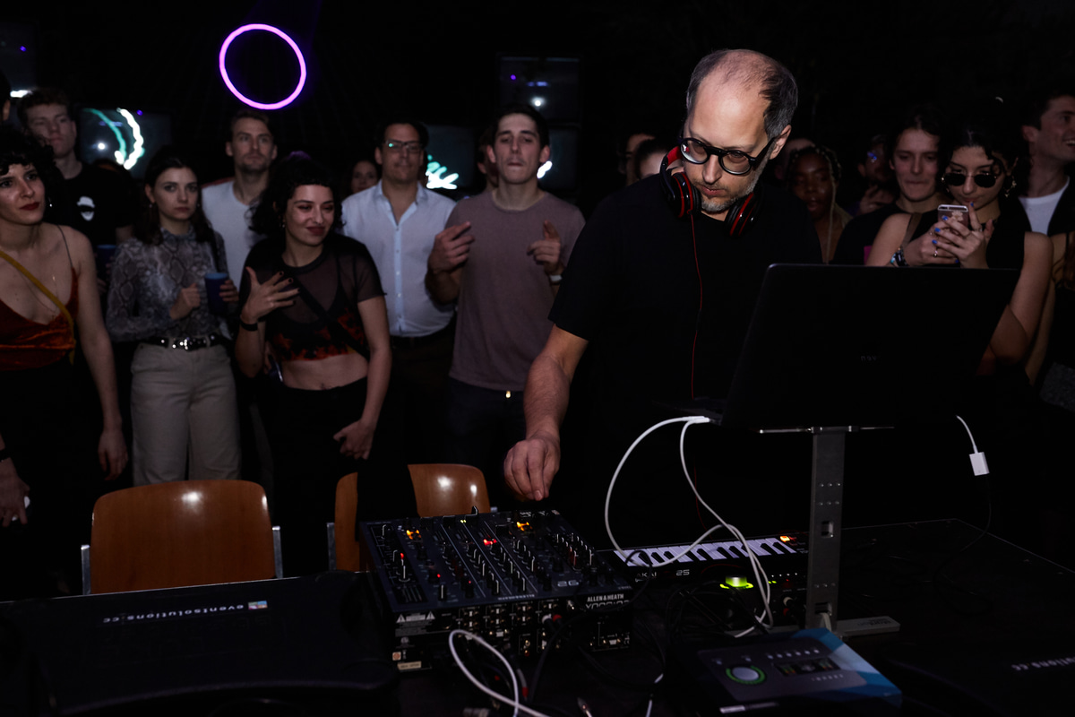 Photo of set µ-Ziq.