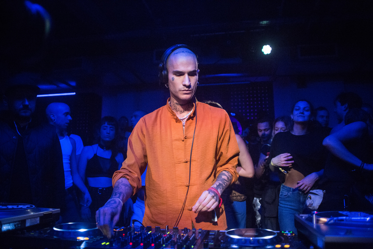 Photo of set MCMLXXXV.