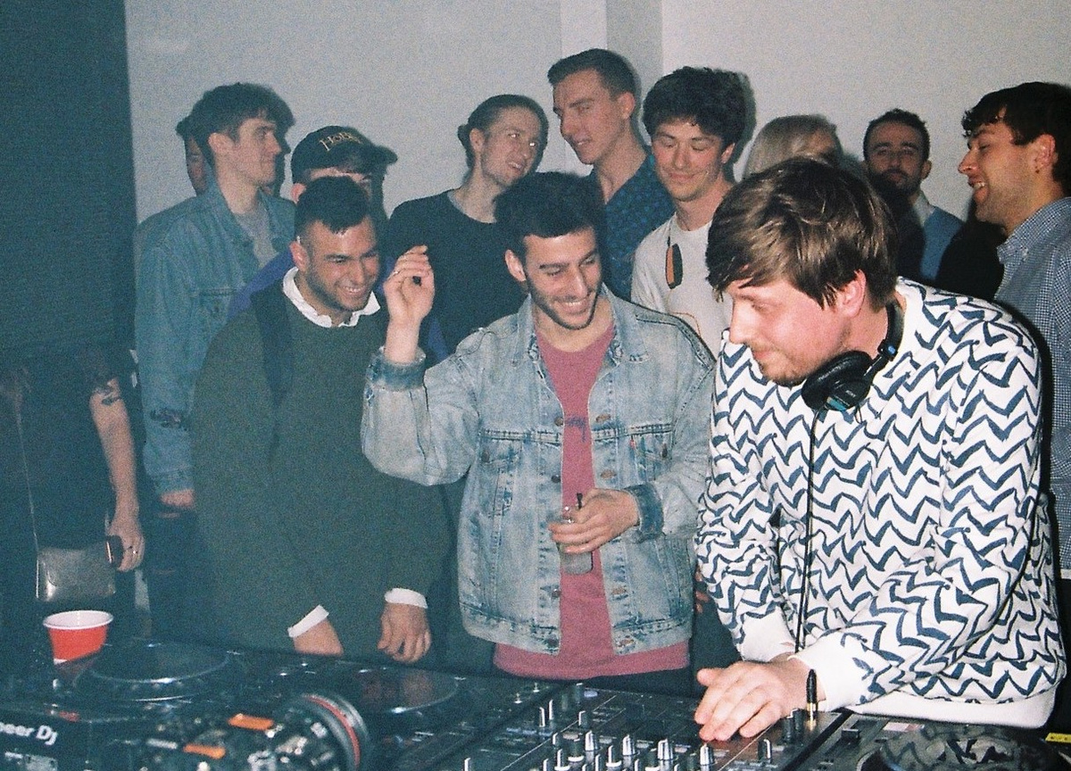 Photo of set Grainger.