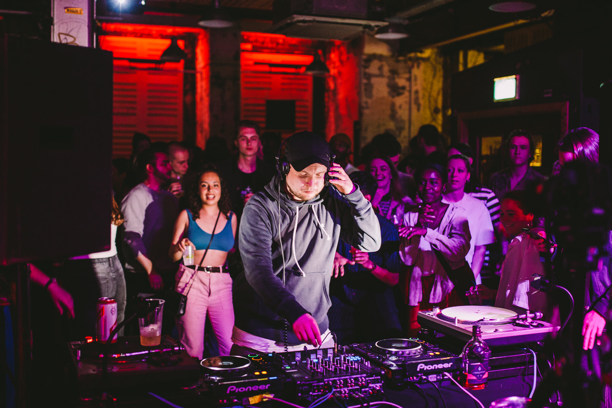 Photo of set Tom Boogizm.