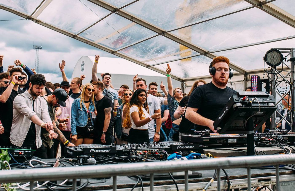 Photo of set DJ Deece.