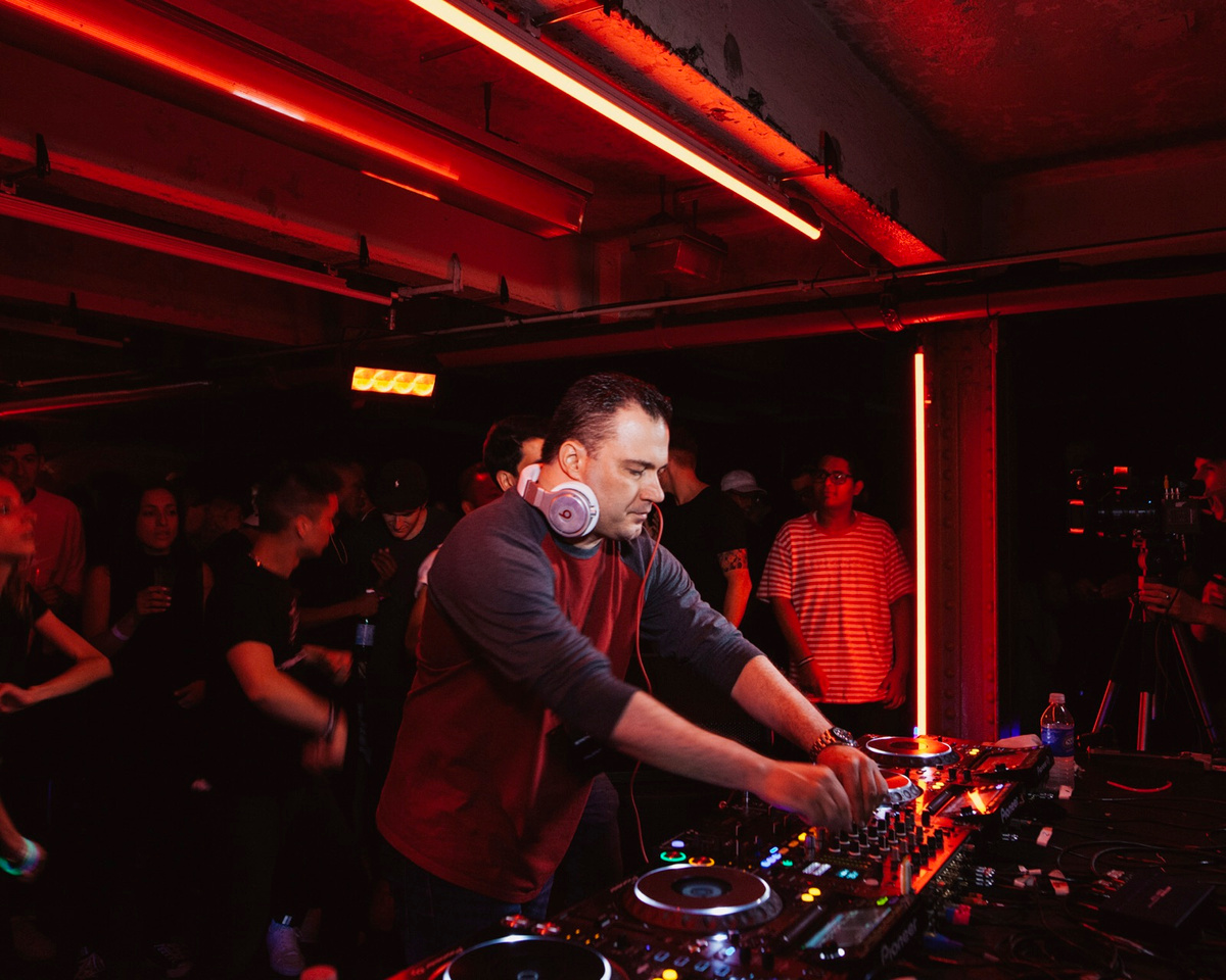 Photo of set Joey Beltram.