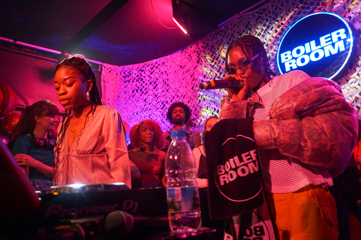 Photo of set FLOHIO.