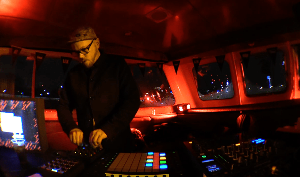 Photo of set Prefuse 73.