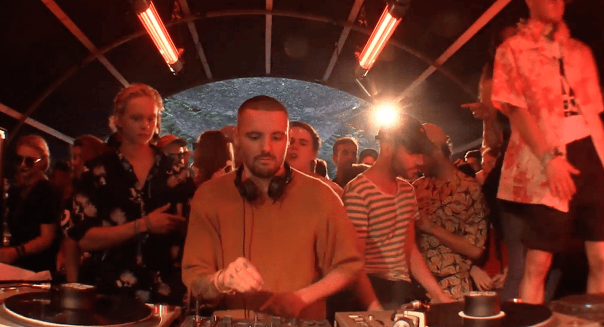 Photo of set Blawan.