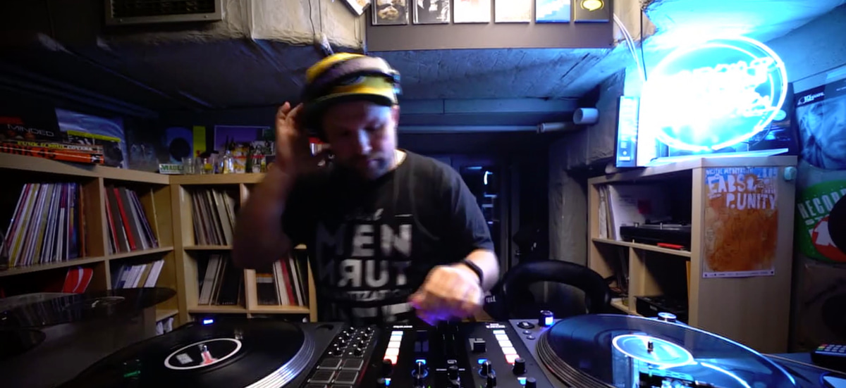 Photo of set DJ Eprom.