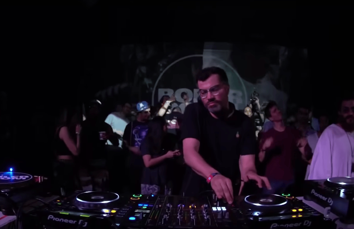 Photo of set Auntie Flo.