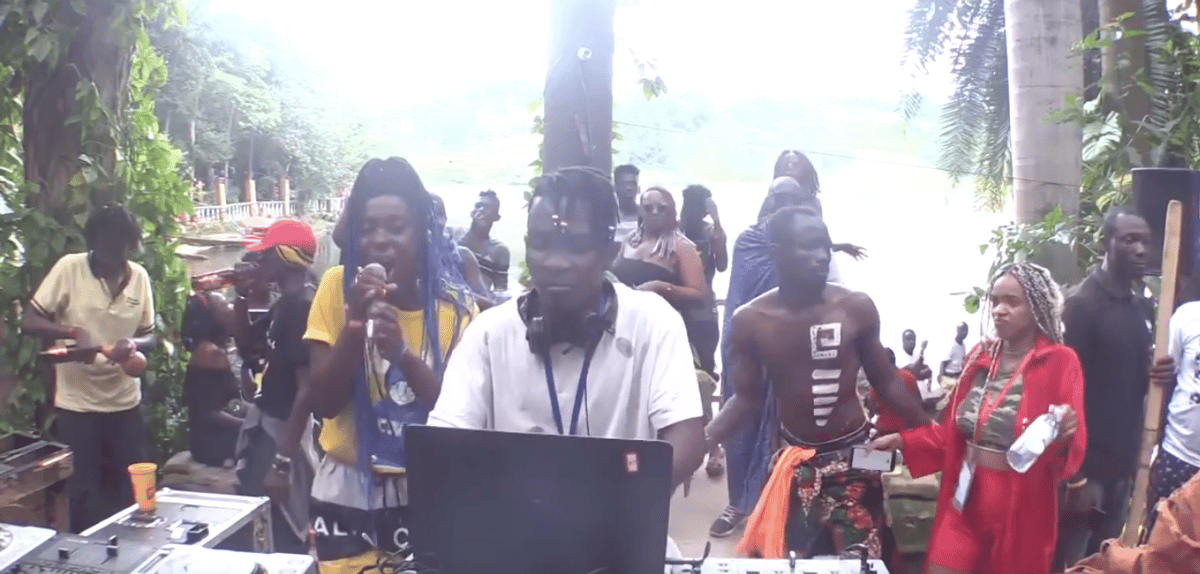 Photo of set Reedah & Anti Varius.