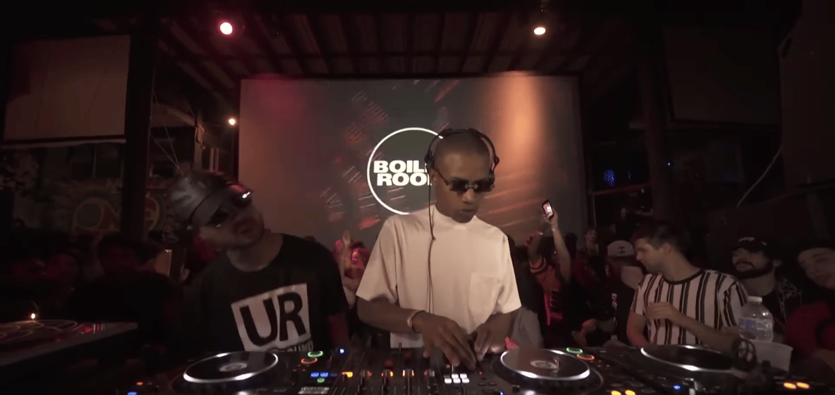 Photo of set AceMoMa.