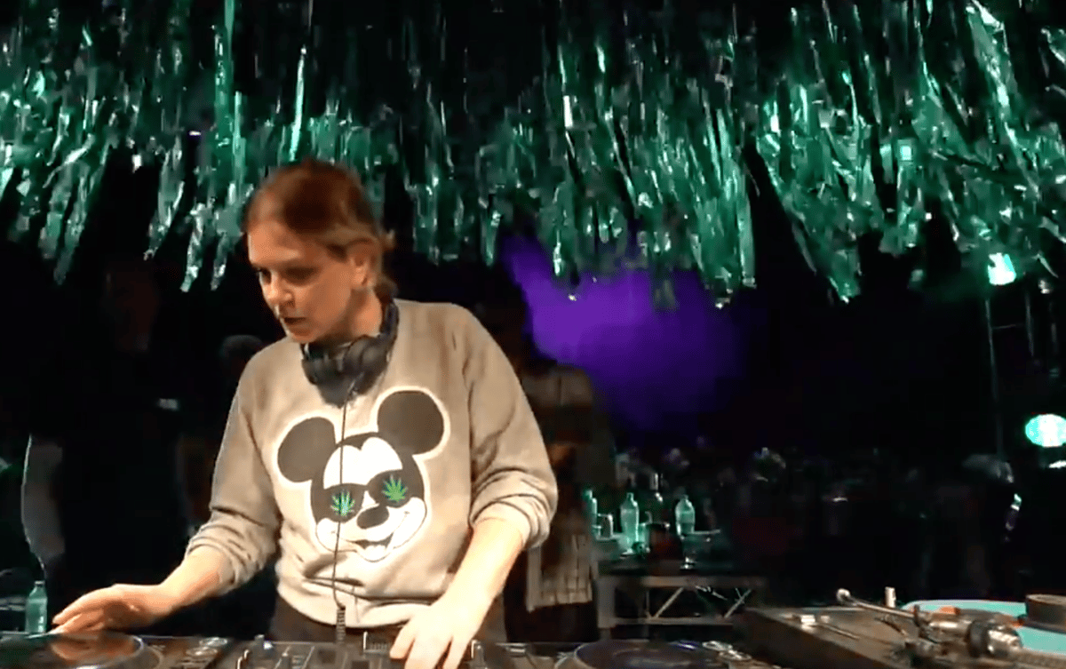 Photo of set Violet.