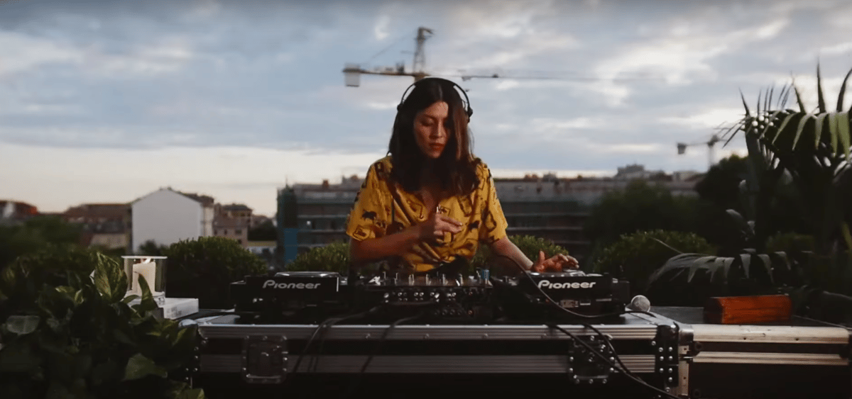 Photo of set Paula Tape.