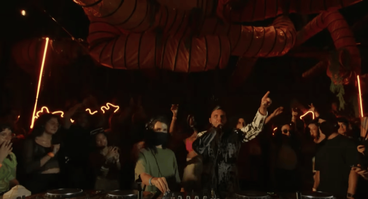 Photo of set Kim Ann Foxman.