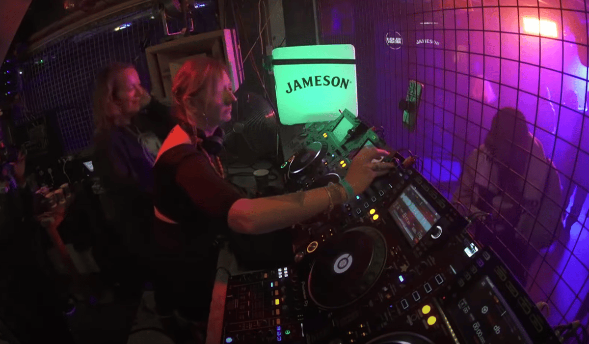 Photo of set Tamsin, DizzyBlonde & Remadee.