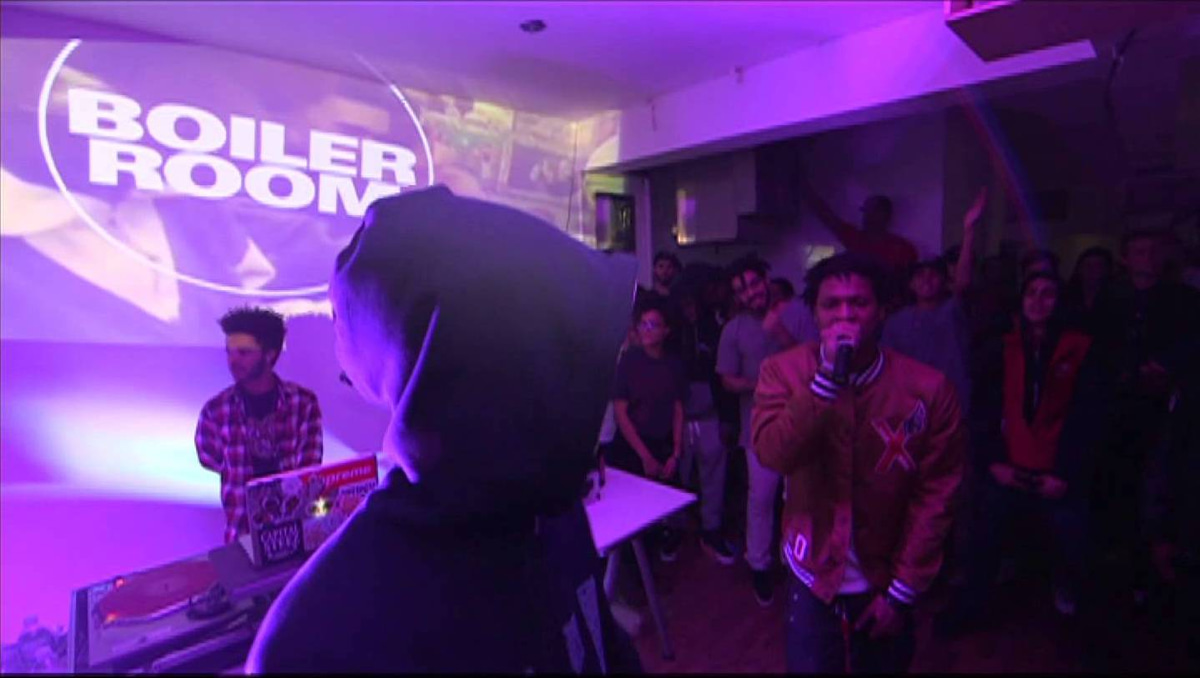 Photo of set The Underachievers.