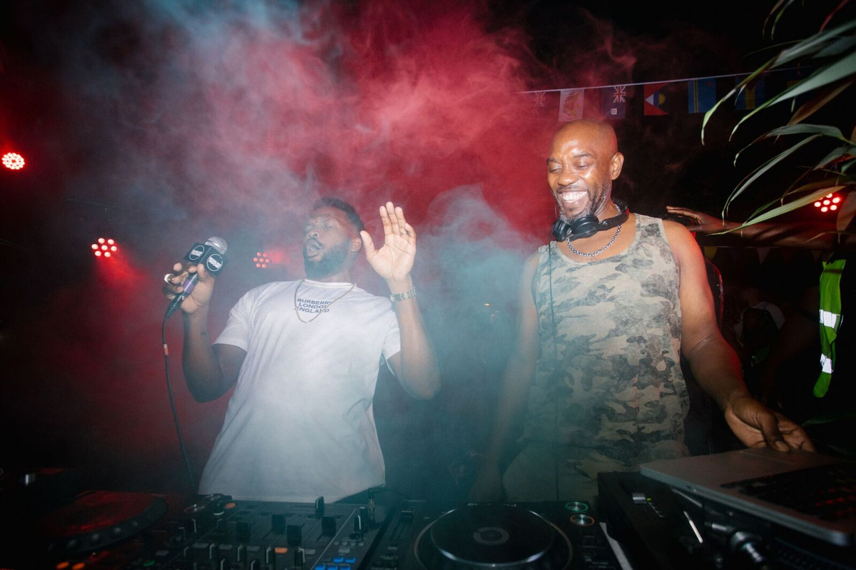 Photo of set Agent Sasco.