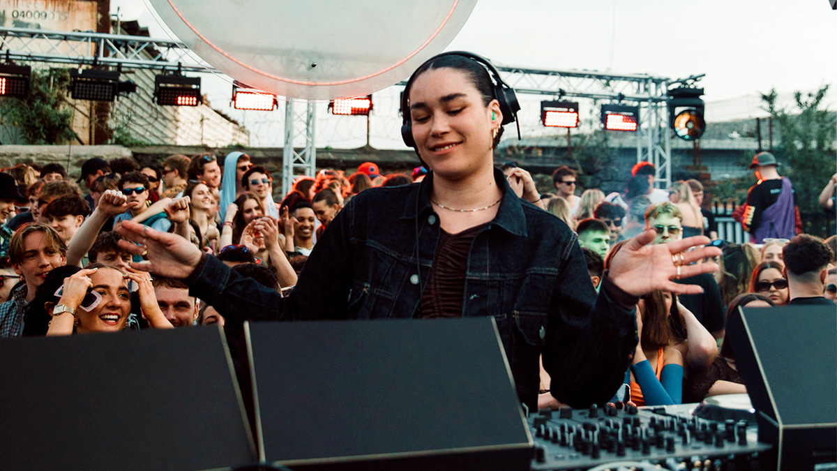 Photo of set Danielle.