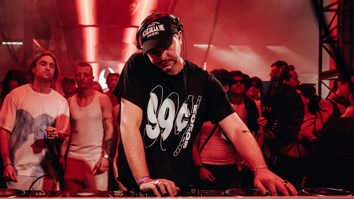 Photo of set DJ Seinfeld.