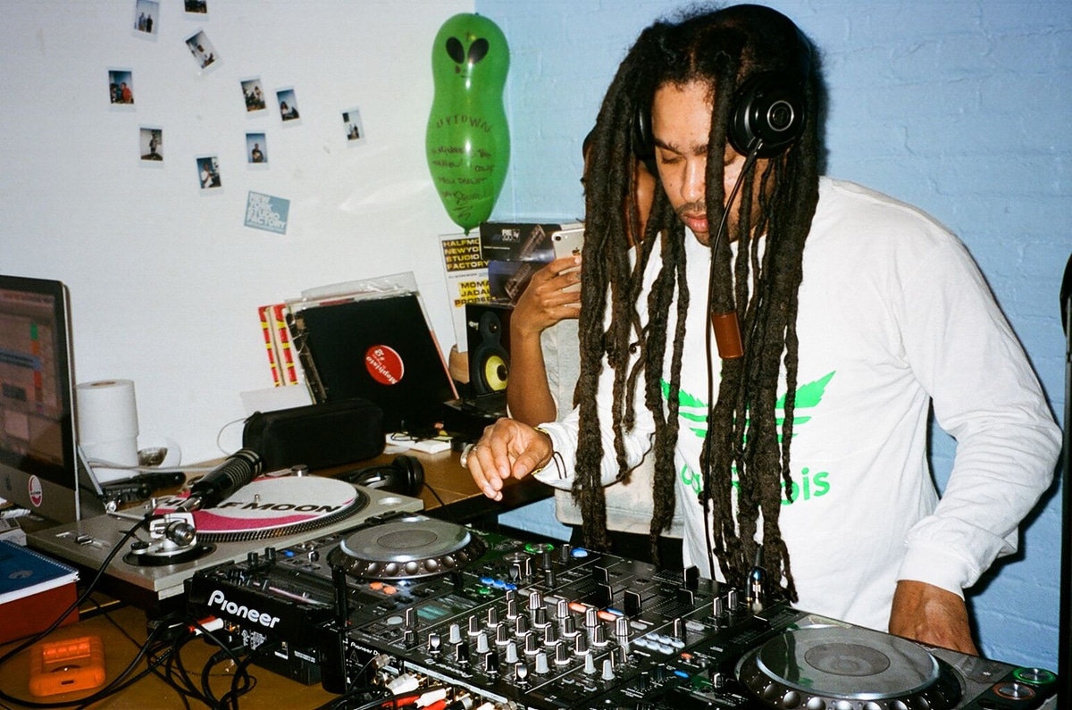 Photo of set DJ Nativesun.