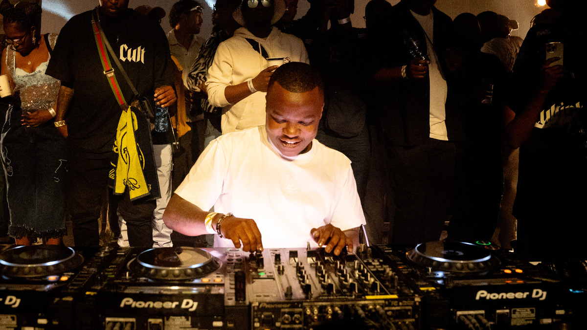 Photo of set Dlala Thukzin.