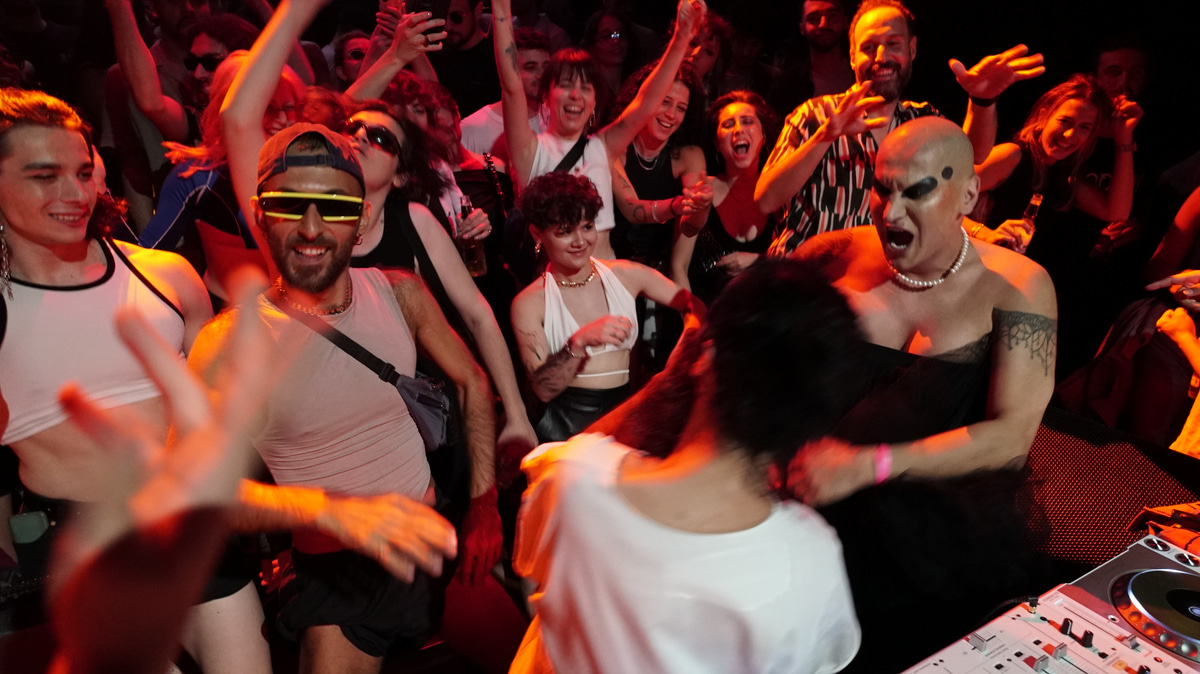 Photo of set Contemporary Scenes: Istanbul.