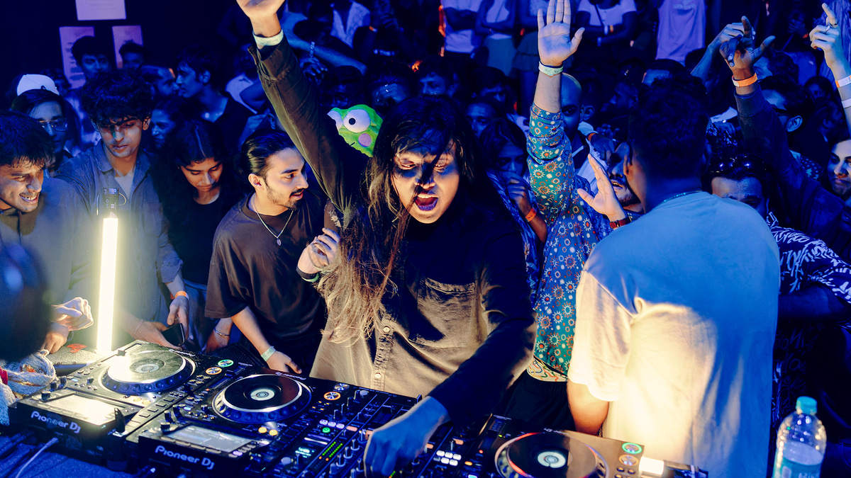 Photo of set Karan Kanchan & Friends.