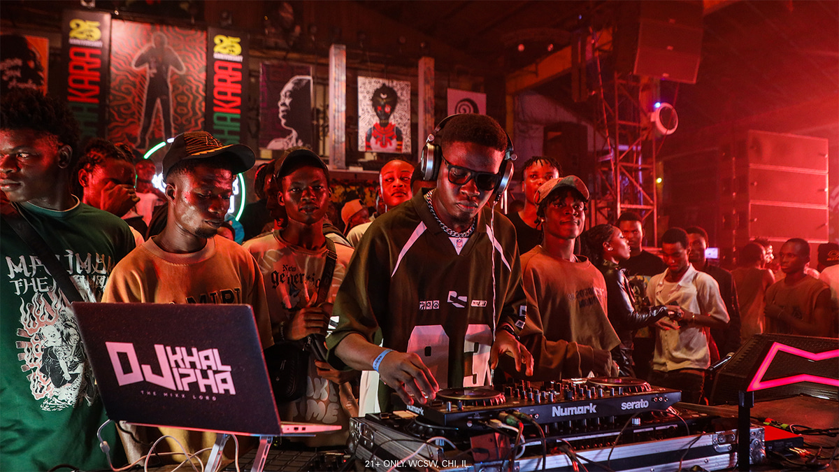 Photo of set DJ Khalipha.