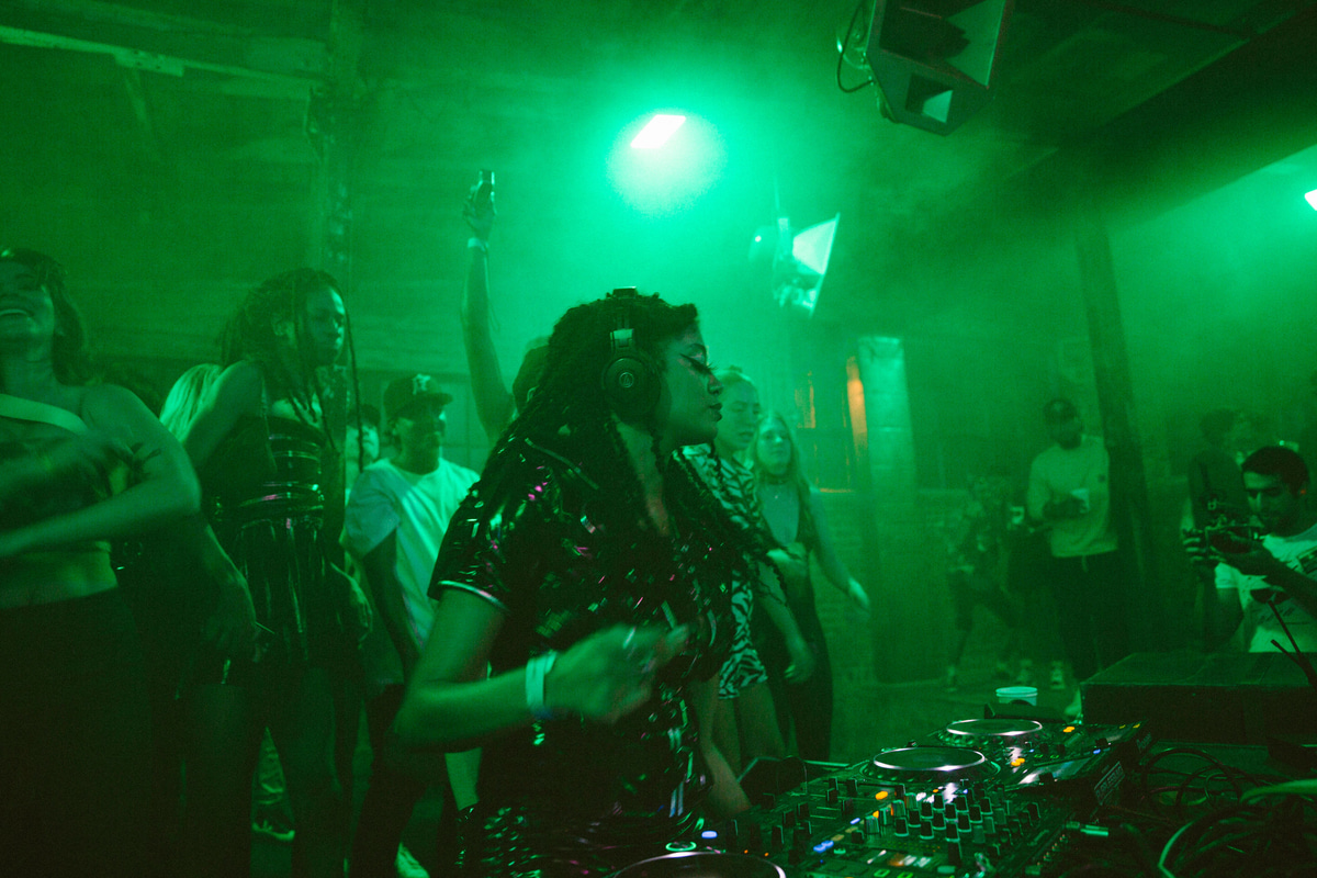 Photo of set Marceline Steel.