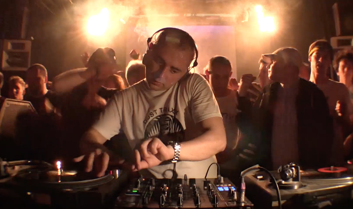 Photo of set Sunil Sharpe.