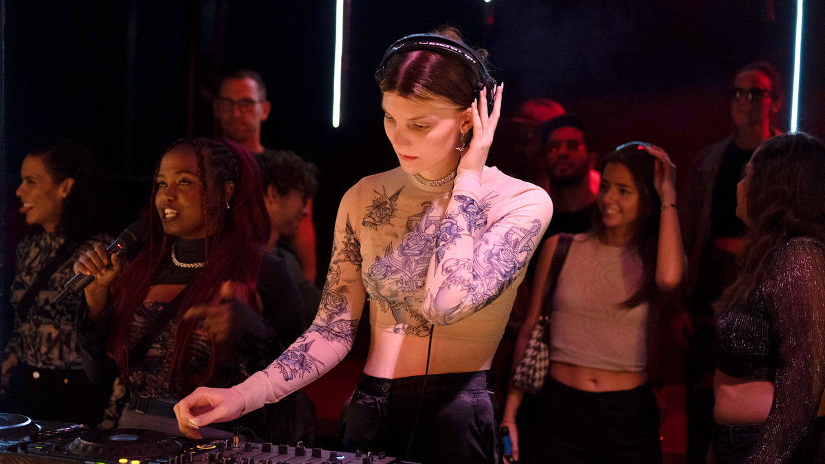 Photo of set Valerie Ace.